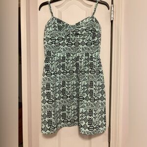 Forever 21 Women’s Patterned Teal Mini Dress. Size Large (juniors)